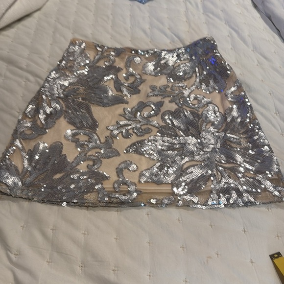 Aura Sequin Mini Skirt Sequin (16) - Picture 4 of 8